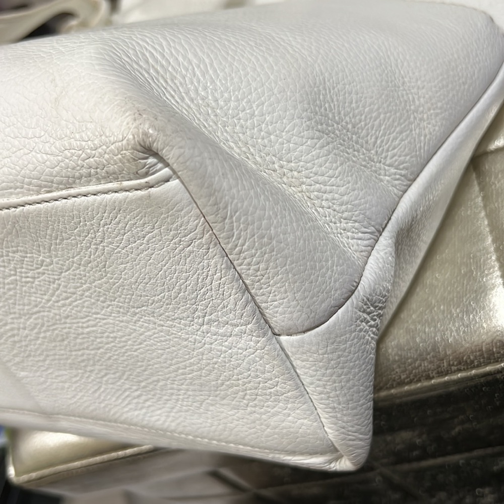 Tahari white leather bag - Picture 11 of 16